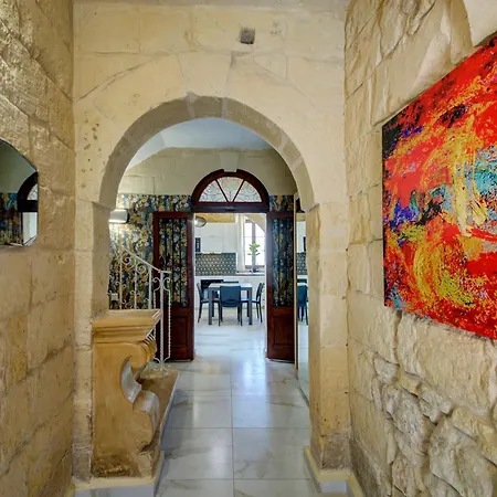Stunning Modern-traditional 3br Townhouse In Holiday home