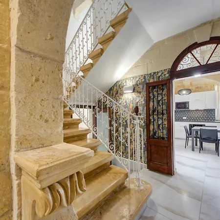 Holiday home Stunning Modern-traditional 3br Townhouse In *