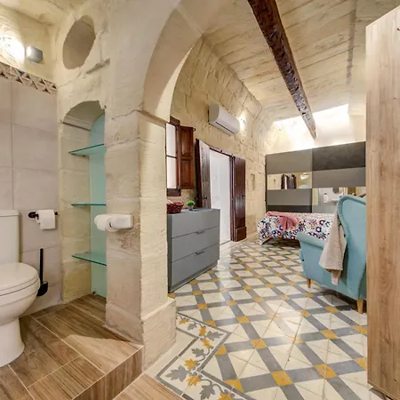 Stunning Modern-traditional 3br Townhouse In * Mosta