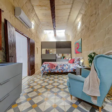 Stunning Modern-traditional 3br Townhouse In Holiday home Mosta