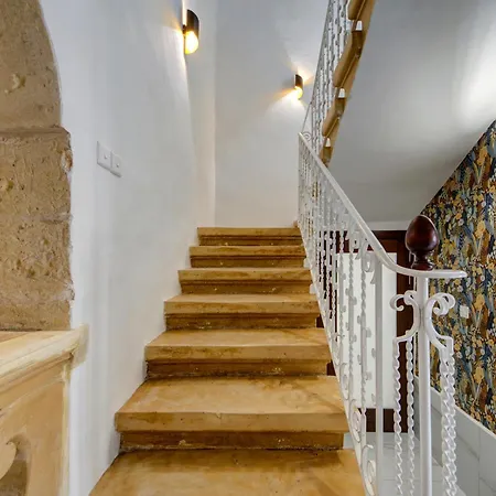 Holiday home Stunning Modern-traditional 3br Townhouse In *
