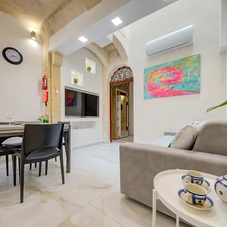Stunning Modern-traditional 3br Townhouse In Holiday home Mosta