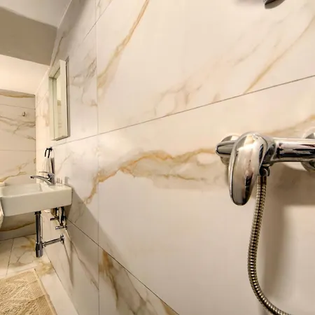 Nyaraló Stunning Modern-traditional 3br Townhouse In *