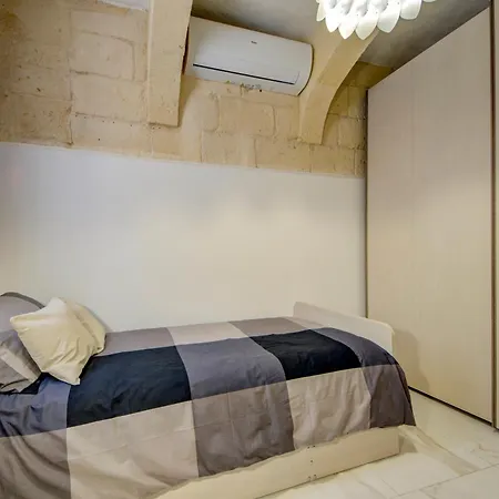 Stunning Modern-traditional 3br Townhouse In Holiday home