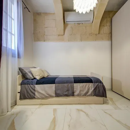 Stunning Modern-traditional 3br Townhouse In Vakantiehuis Mosta