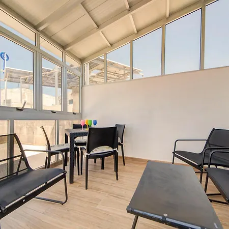 Stunning Modern-traditional 3br Townhouse In