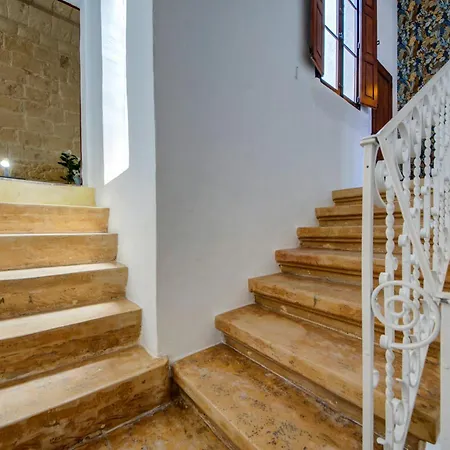 Holiday home Stunning Modern-traditional 3br Townhouse In