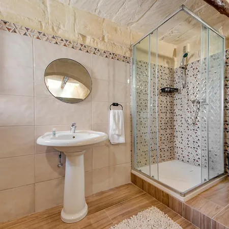 Holiday home Stunning Modern-traditional 3br Townhouse In *