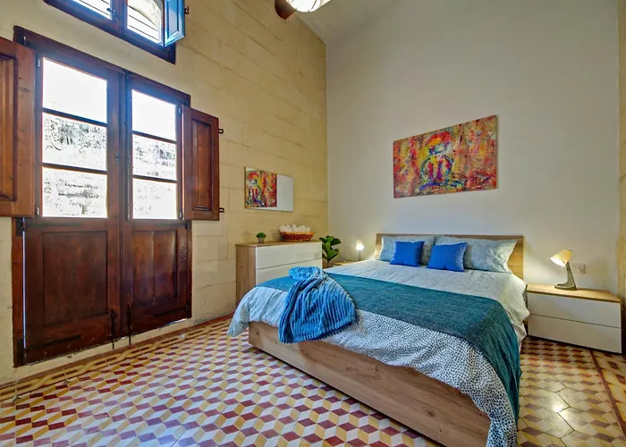 Stunning Modern-traditional 3br Townhouse In Mosta