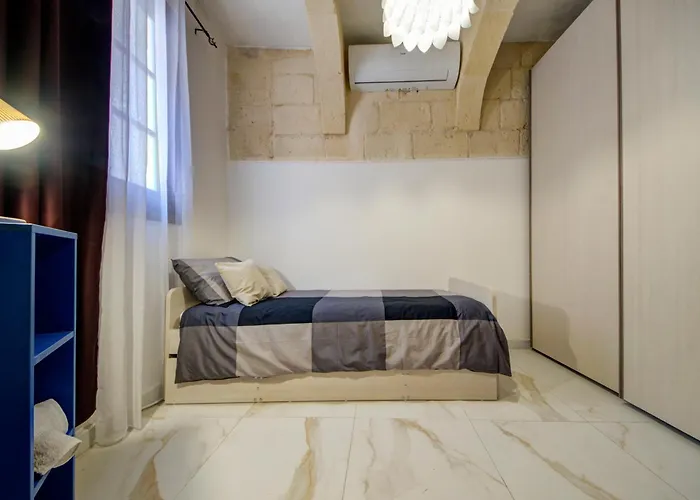 Stunning Modern-traditional 3br Townhouse In Case de vacanță Mosta